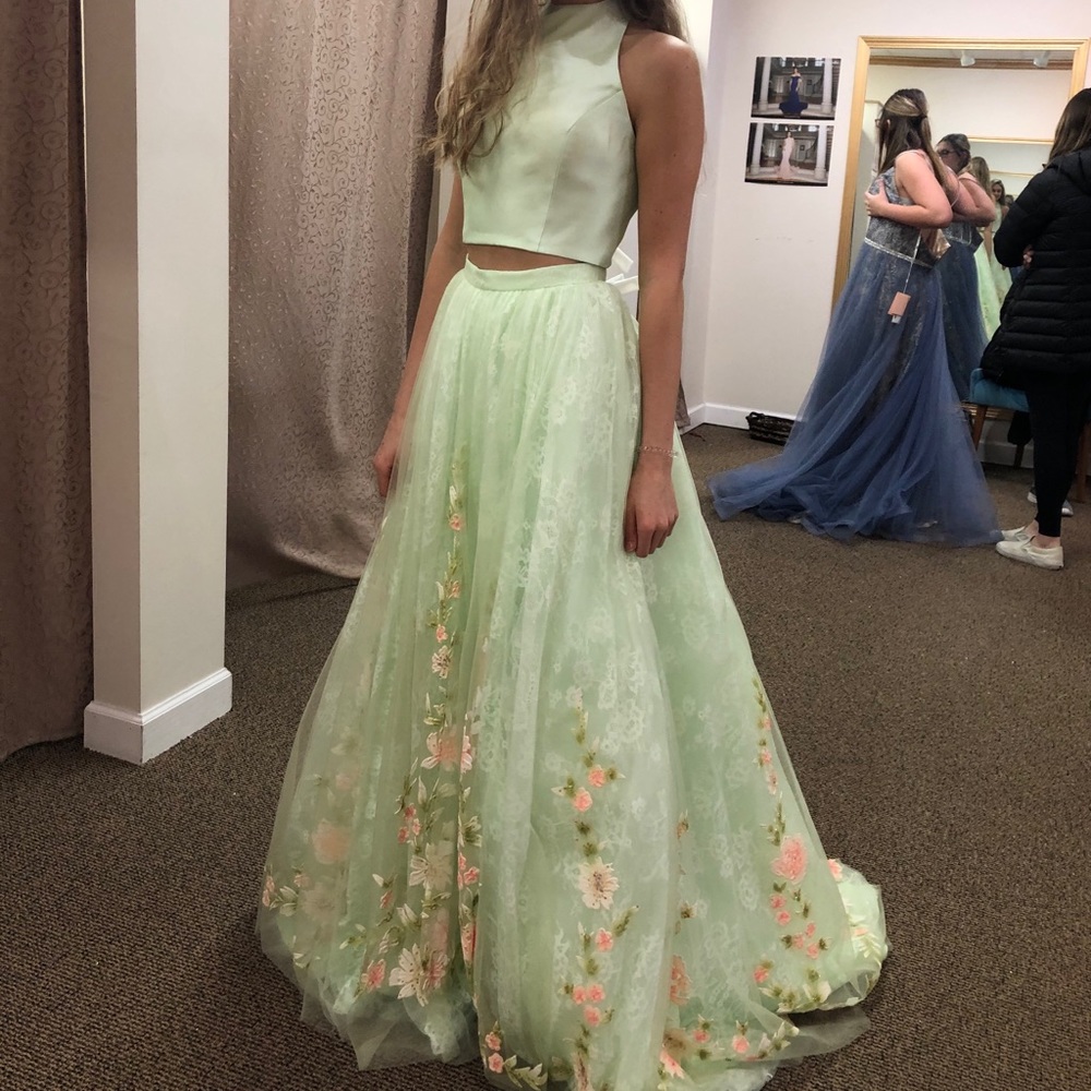 Brand new Sherri hill prom dress two piece